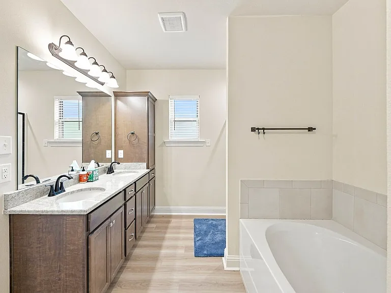 7211 Kenilworth Crossing Ave — Photo 8