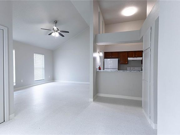 4th image of 3021-23 Sienna Dr