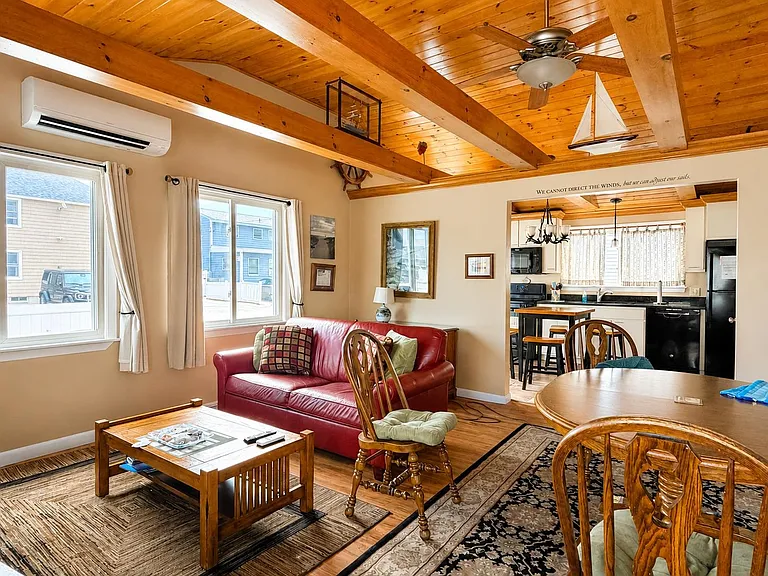 84 Ocean Dr #DINGHY — Photo 2