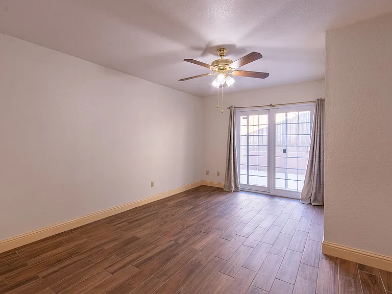 5500 Sunset Oak Ct — Photo 33