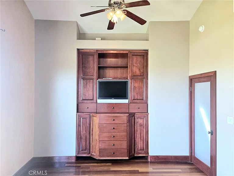 342 Lois Ln — Photo 25