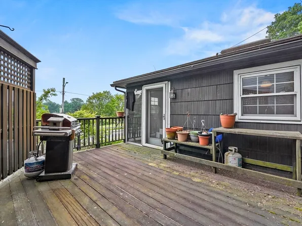 577 Grove St, Worcester, MA 01605