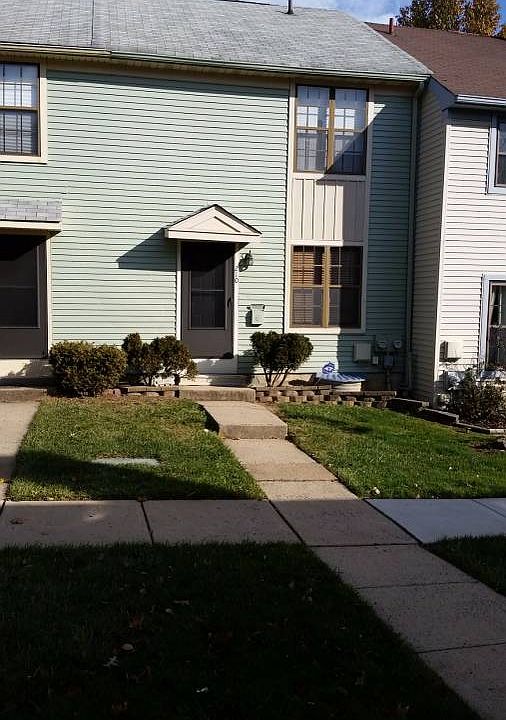 1st image of 210 Hancock Ct