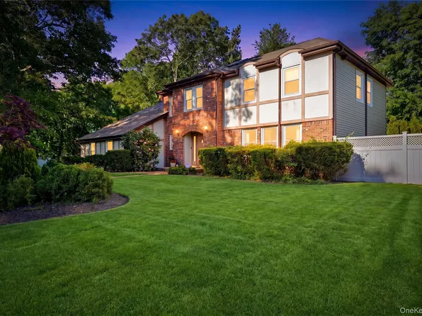 10 Weatherstone Way, Smithtown, NY 11787