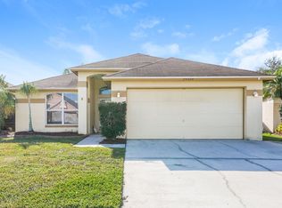 29324 Birds Eye Dr, Wesley Chapel, FL 33543
