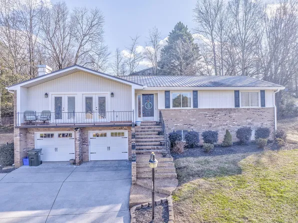 1911 W Brookhaven Cir, Dalton, GA 30720