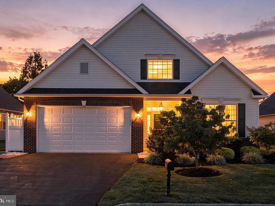 1st image of 296 Westminster Ln