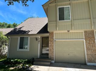 737 SE Country Ln, Lees Summit, MO 64063