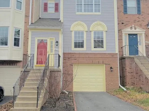 5623 Glenwood Mews Dr, Alexandria, VA 22315