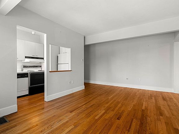 5th image of 52-54 Fair St Unit 2D