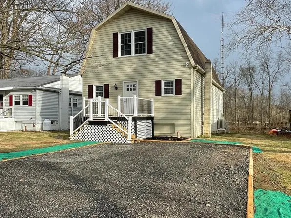 1166 N Browns Dam Dr, New Oxford, PA 17350