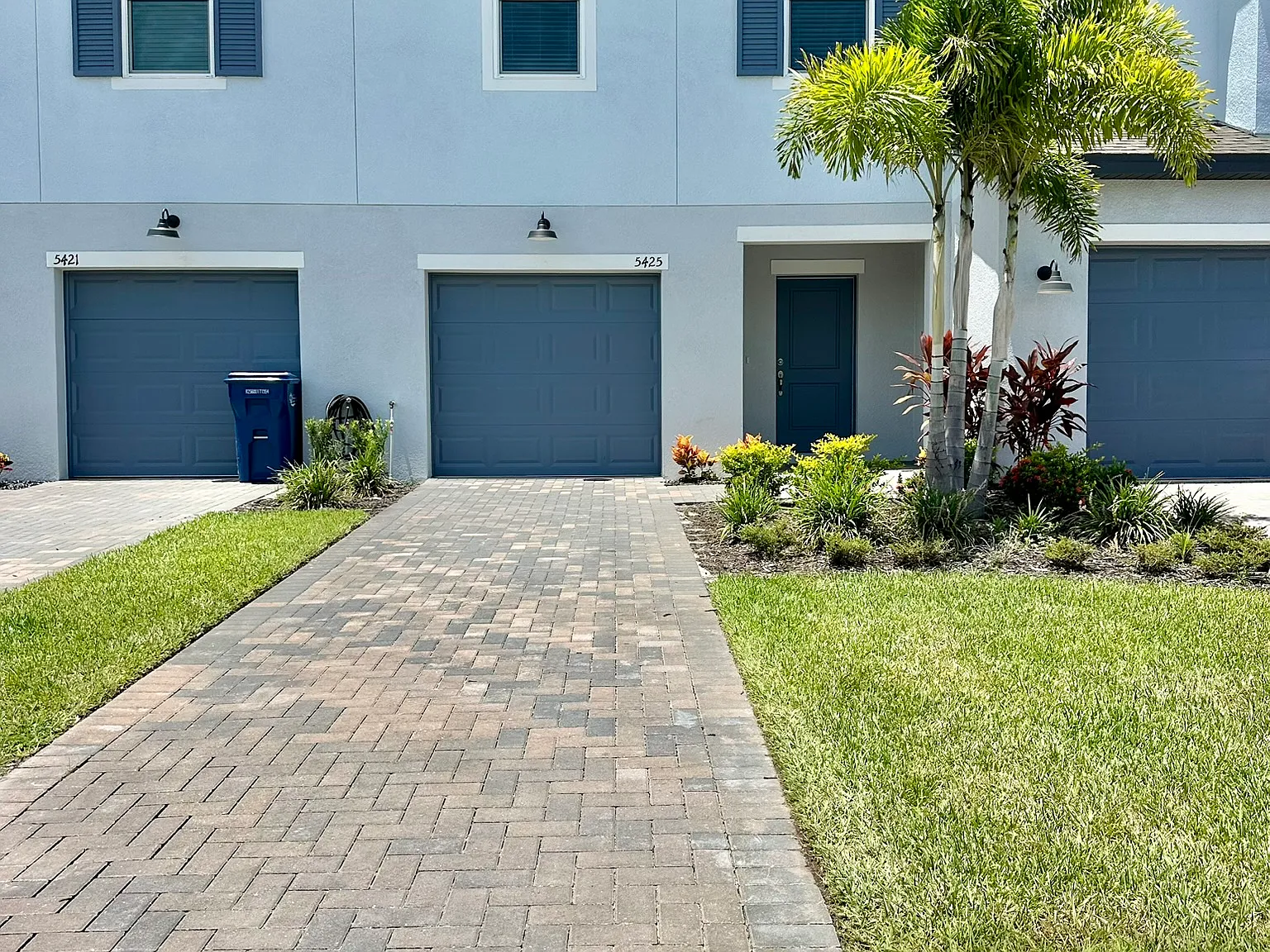 5425 Tripoli Dr — Photo 1
