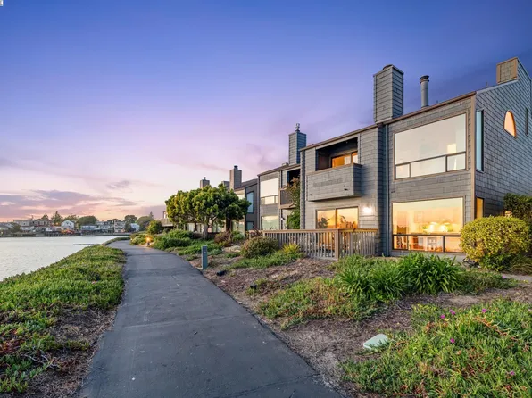 1321 Crown Dr, Alameda, CA 94501