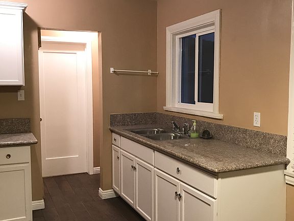 3rd image of 5948 Camellia Ave