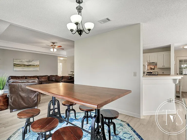 801 Winchester Rd — Photo 9