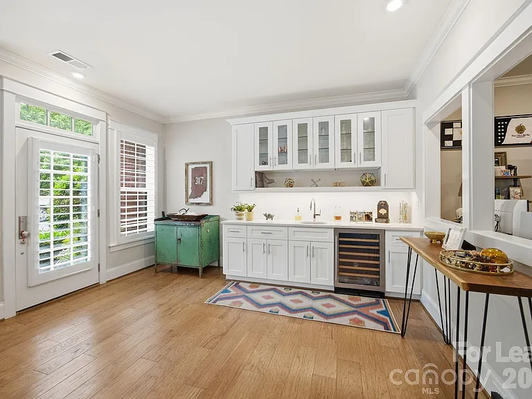 519 Griffith Village Ln — Photo 5
