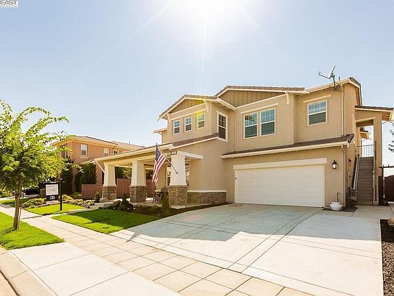 Separate side entrance