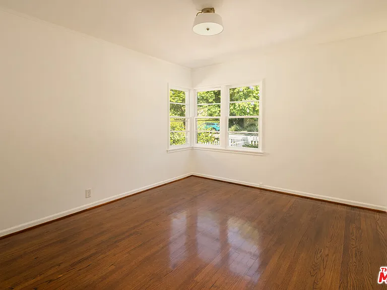 2346 Pearl St — Photo 11