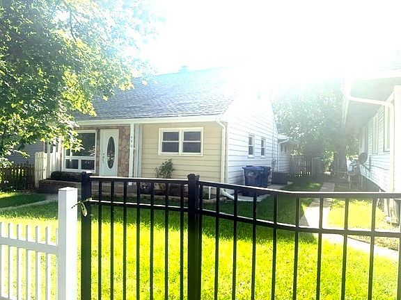2nd image of 446 Washington Park