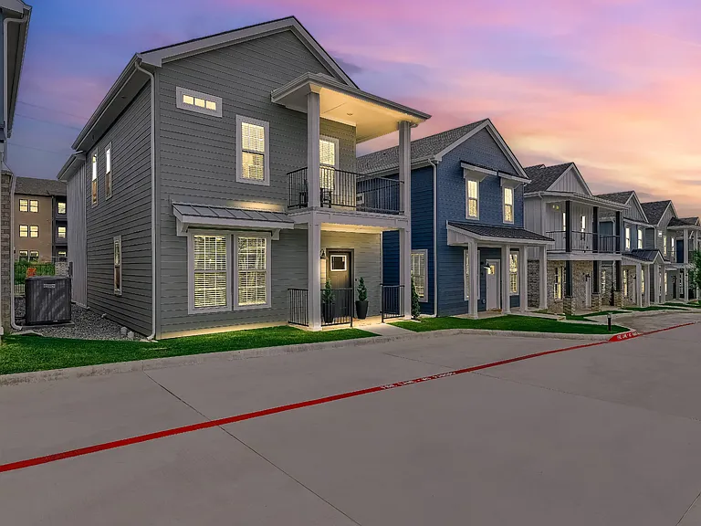 Deatched Cottages Available in 2 and 3 Bedroom Plans!