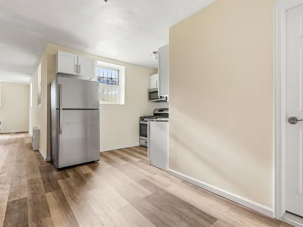 60-11 Broadway #L-06, Woodside, NY 11377