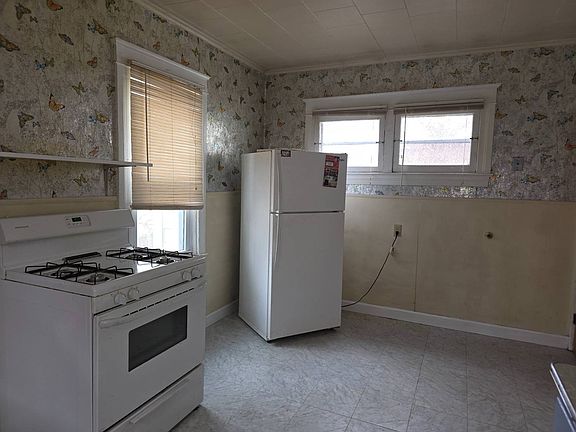 5th image of 54 Fulton St