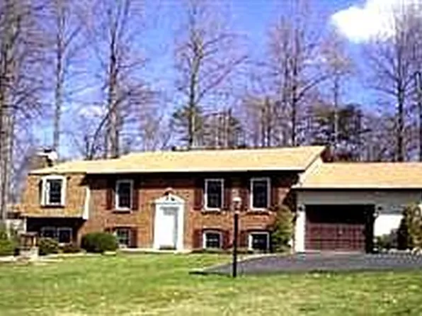 8819 Lafayette Dr, Owings, MD 20736