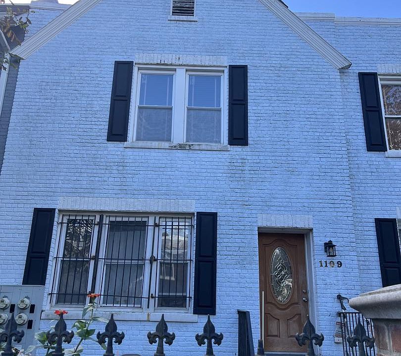 1st image of 1109 Penn St NE APT 4