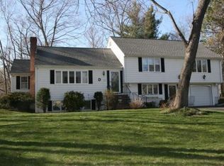 7 Pocahontas Dr, Winchester, MA 01890