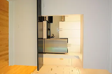 Rented by Metropolis Real Estate of Manhattan