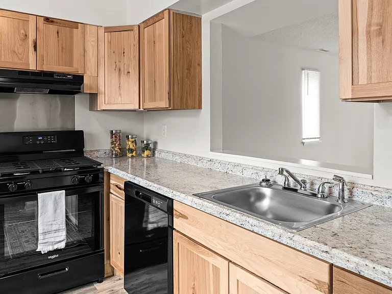 Southview Town Homes, LLC — Photo 8