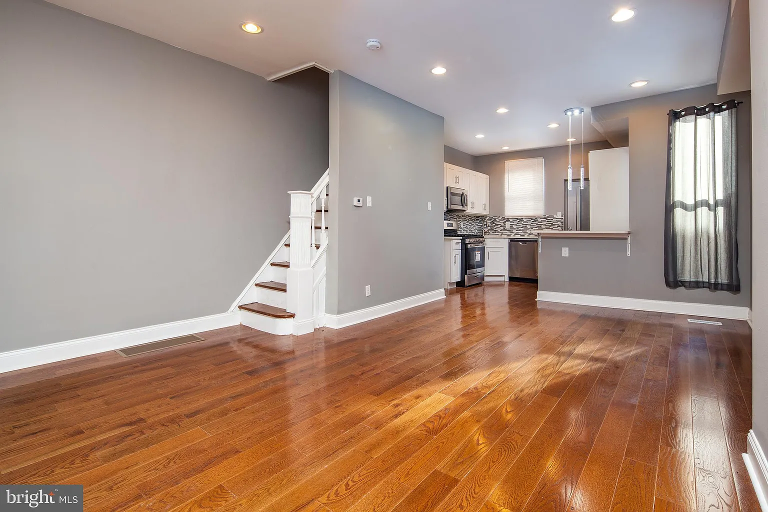 5448 Spring St photo 1