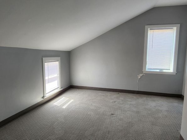 126 3rd Ave S, Wahpeton, ND 58075