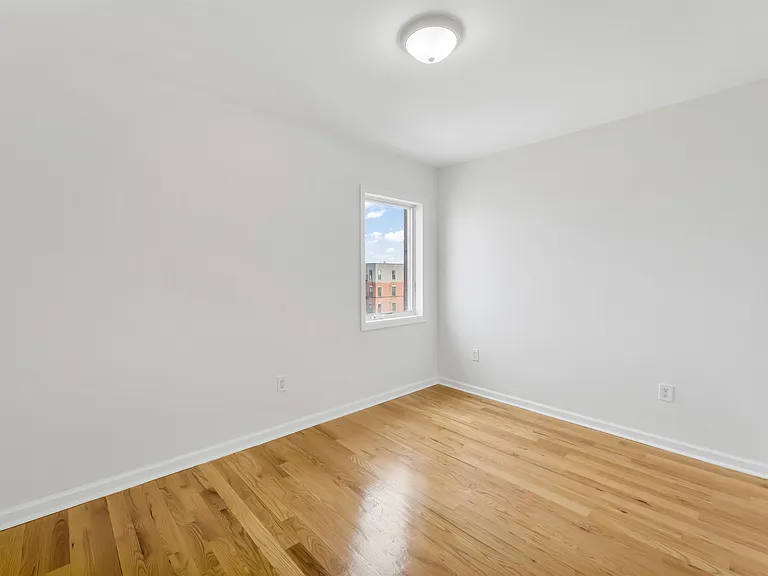605 New York Ave #604 — Photo 14