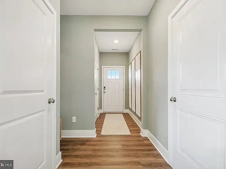 107 Monacan St — Photo 3
