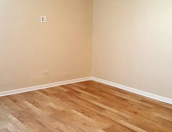 3rd image of 3196 N Milwaukee Ave #2F