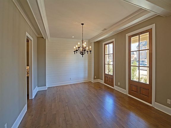 3rd image of 571 Winding Wood Cir W