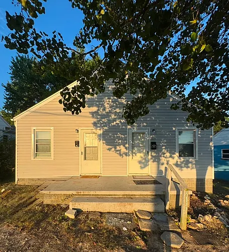 511 Memorial Park Dr Photo 1