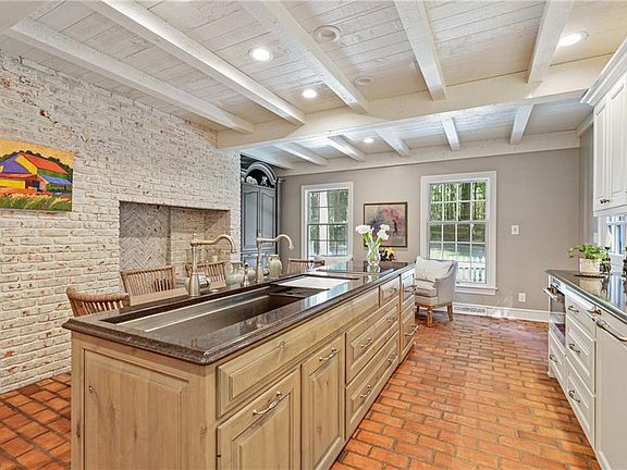 5th image of 108 Partridge Ln