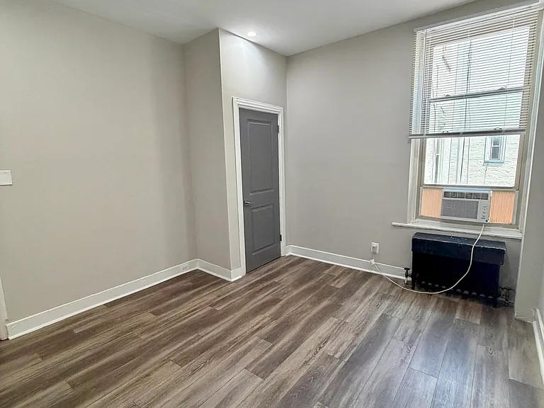 227 S 41st St #H — Photo 22