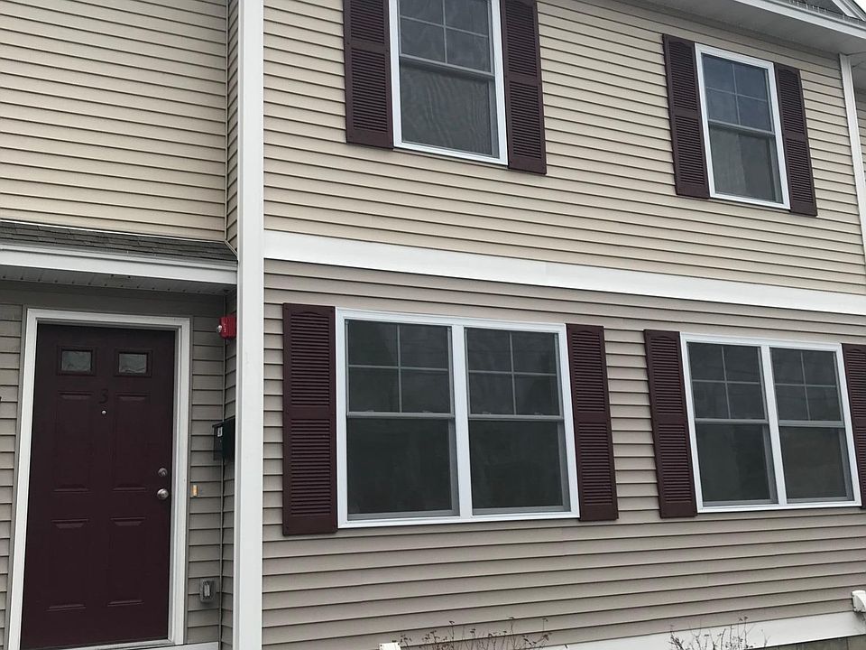 Newly constructed townhouse is move in ready!