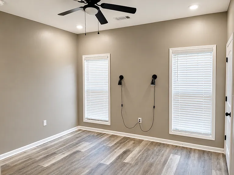 2619 Grand Ln — Photo 6
