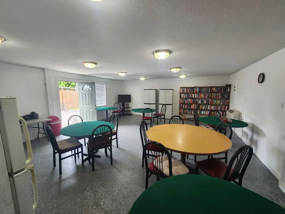 1073 Old Lakeport Rd