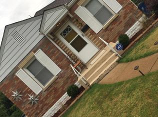 913 Noah Dr, Saint Louis, MO 63135
