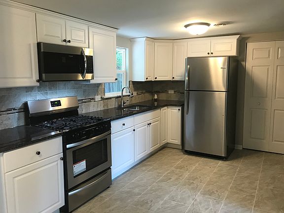 4th image of 2114 Greengold St