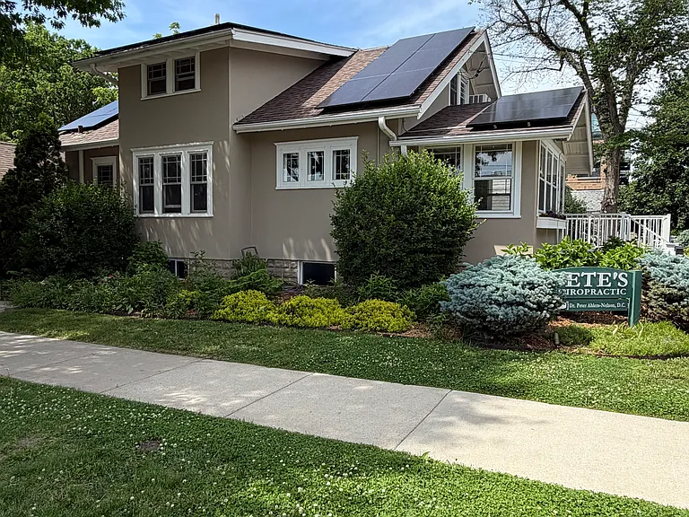 516 Washington St S — Photo 3