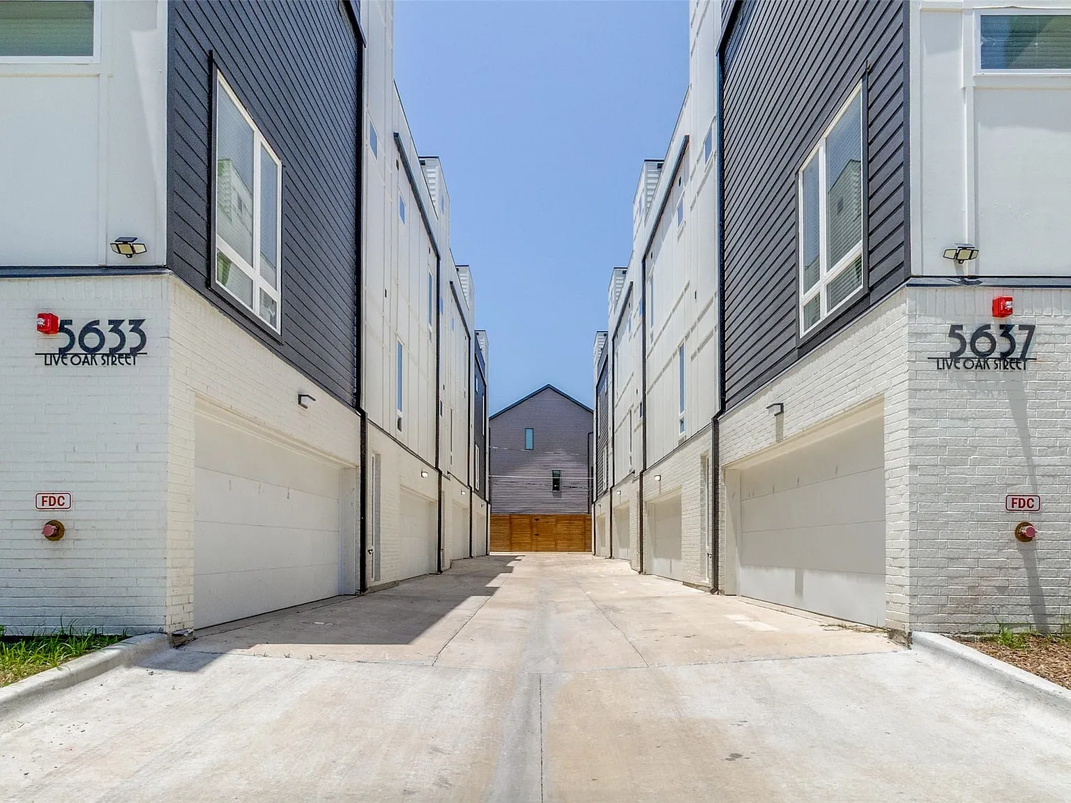 2 bed, 2.5 bath, 1533 sqft, $3,400 — Photo 4