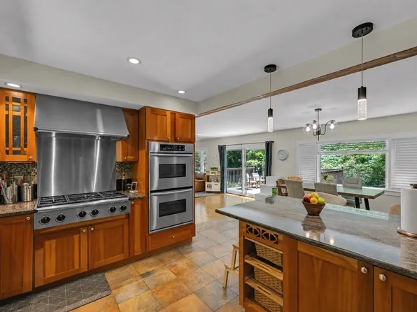 103 Newtown Rd, Acton, MA 01720