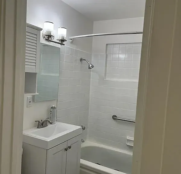 610 Stansbury Dr — Photo 3