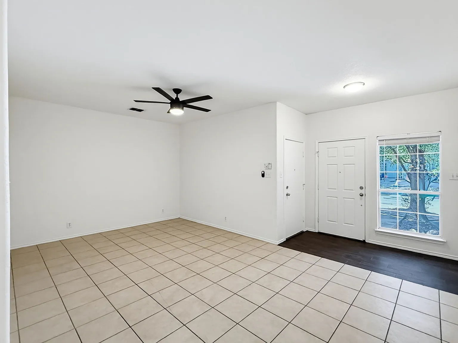 3 bed, 1424 sqft, $1,700 — Photo 2